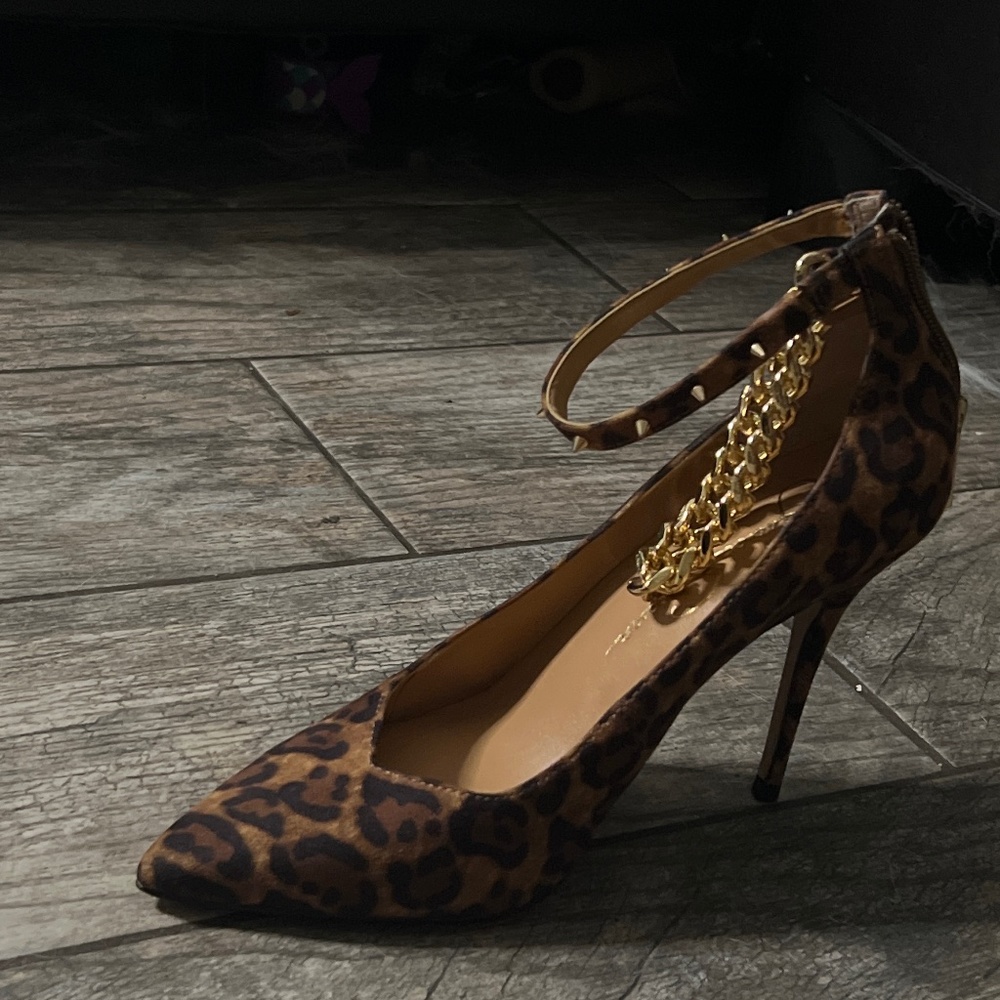 Size 6, “Jessica Simpson”  leopard print heel